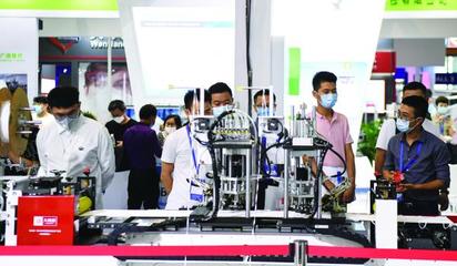 全国首个国际防疫物资展开幕