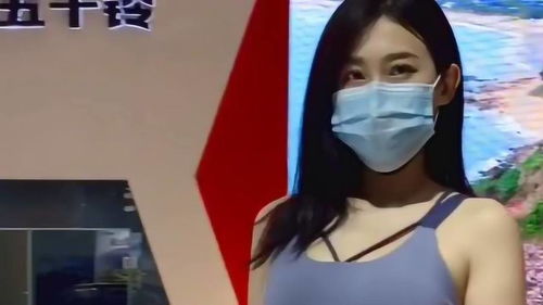 国内疫情防控期间,车模参加车展都自觉配戴口罩,可见国人的素质