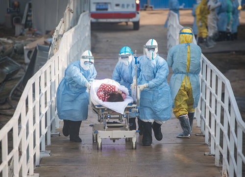 疫 镜云摄影展 医护人员摘下口罩的一瞬间很美