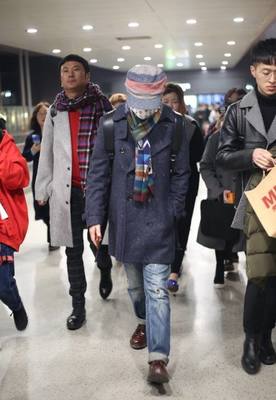 潘粤明卡通口罩展反差萌,帅大叔也有一颗可爱少女心!
