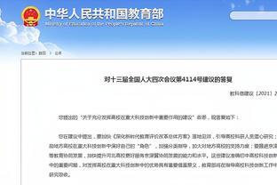 35岁“打雷姐”诗集签售,戴银丝渔网口罩展复古之美,却惹怒粉丝