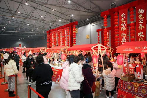 成都元宵彩灯展持续至2月5日 来世纪城观灯会 看表演